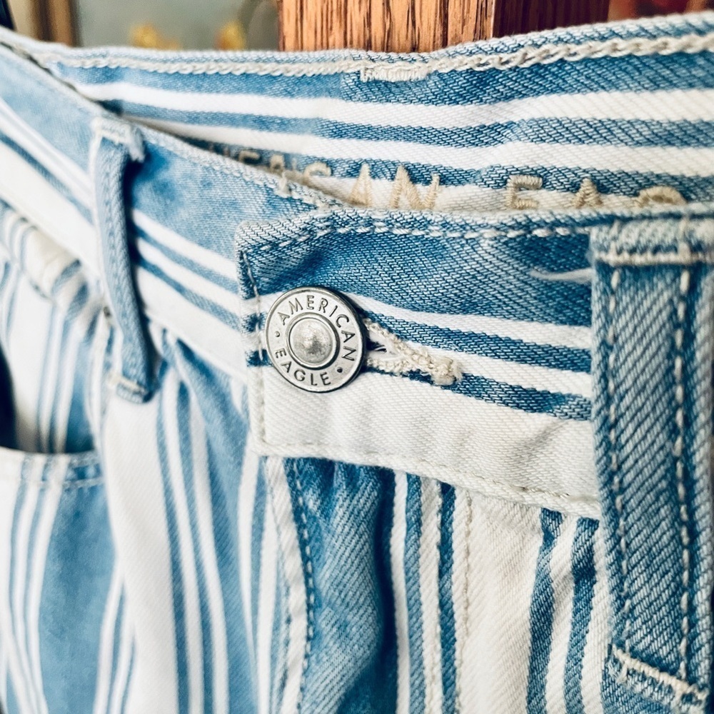 American Eagle Mom Jeans tapered leg high rise striped denim 2 blue white - Picture 4 of 10